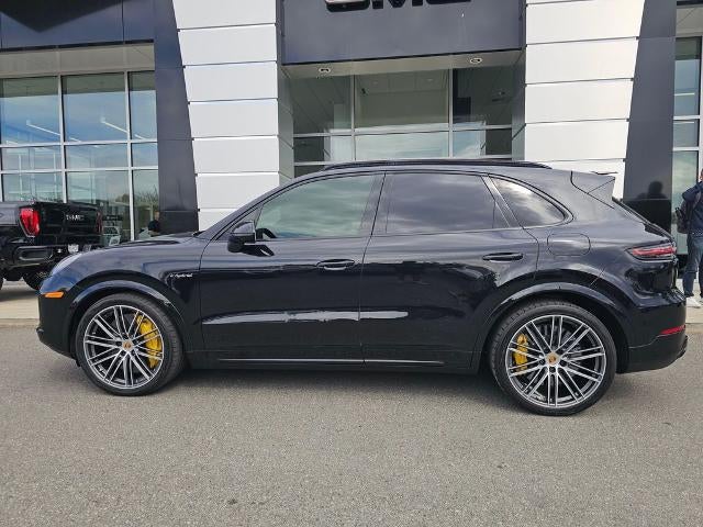 2021 Porsche Cayenne Turbo S E-Hybrid