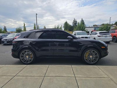 2021 Porsche Cayenne Turbo S E-Hybrid