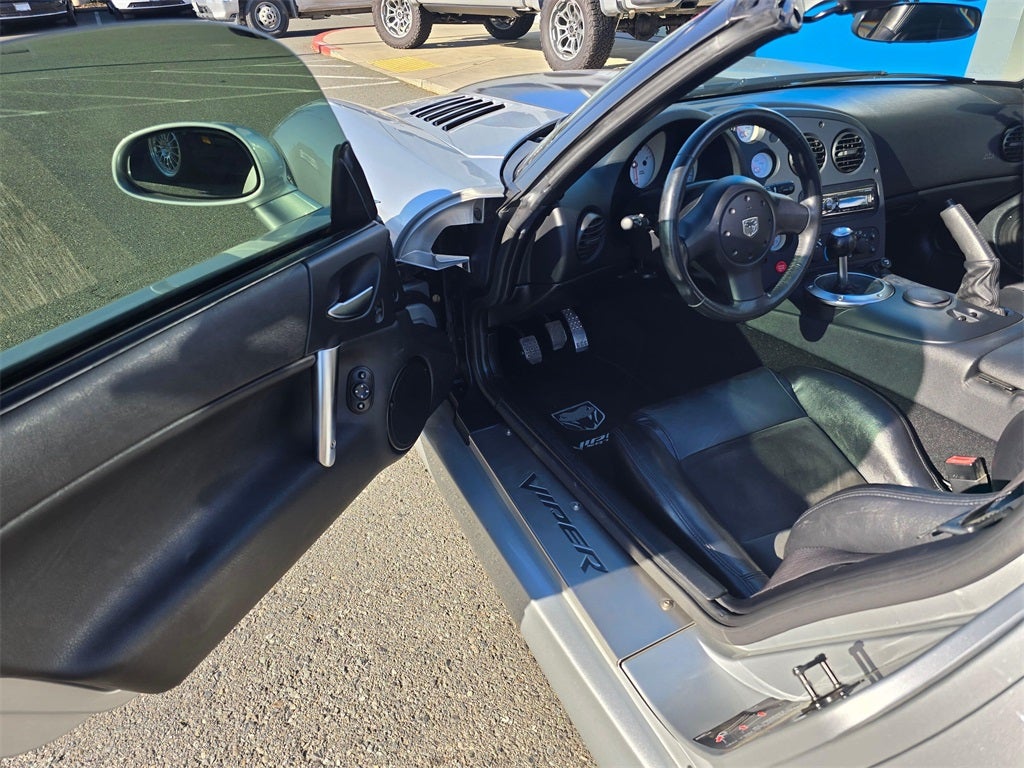 2004 Dodge Viper SRT10