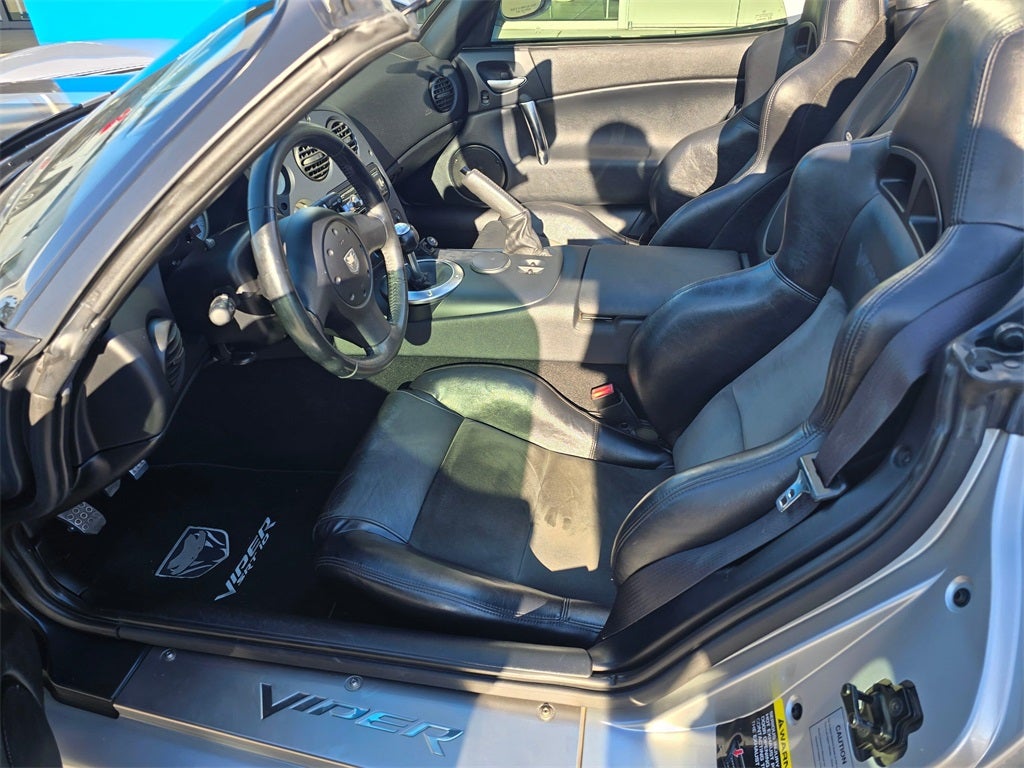 2004 Dodge Viper SRT10
