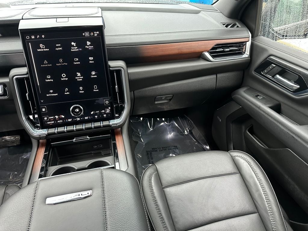 2025 GMC Yukon XL Denali Black / Black