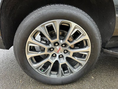 2025 GMC Yukon XL Denali Black / Black