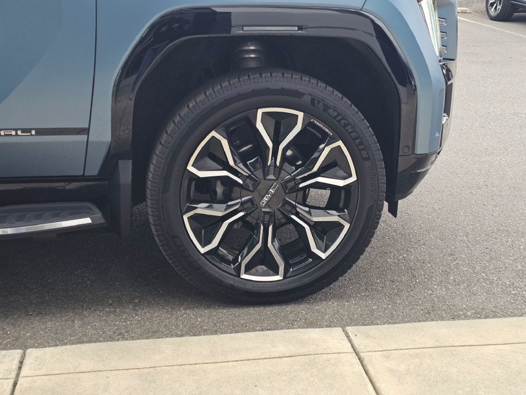 2025 GMC Sierra EV Denali