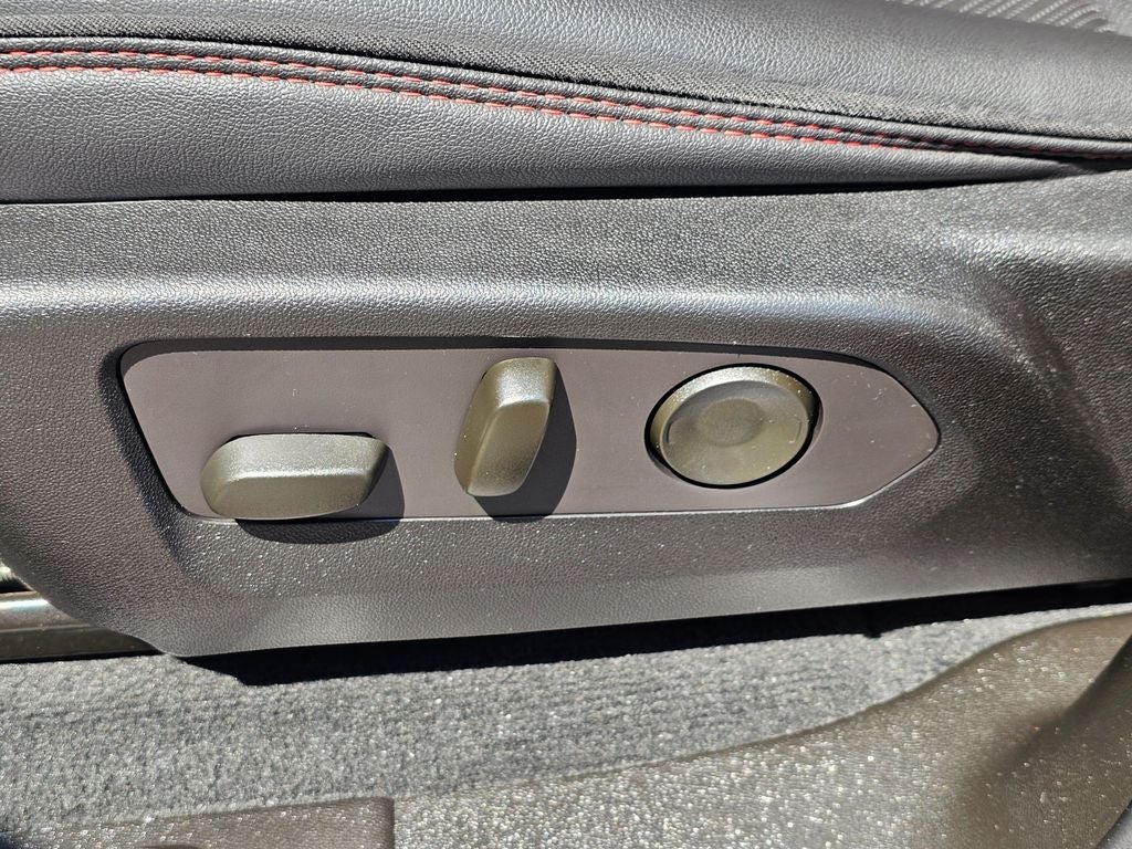 2023 GMC Canyon AT4X Edition 1