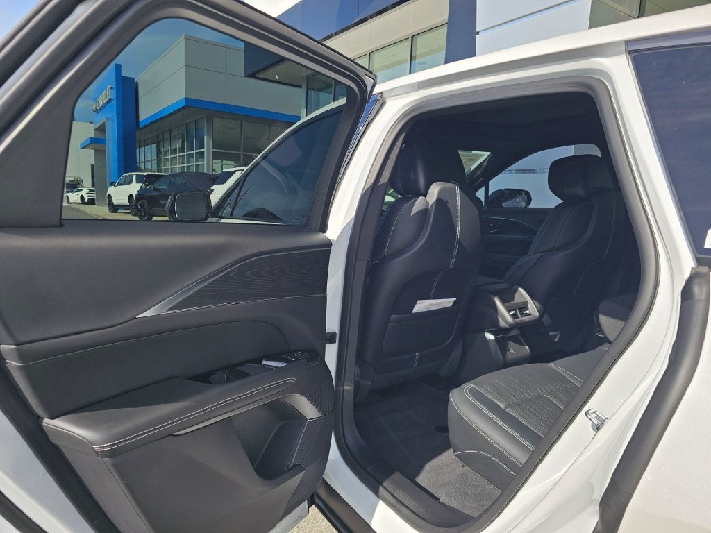 2024 Cadillac LYRIQ Sport