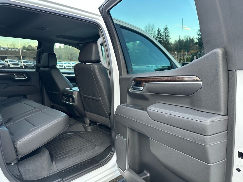 2025 GMC Sierra 1500 Elevation